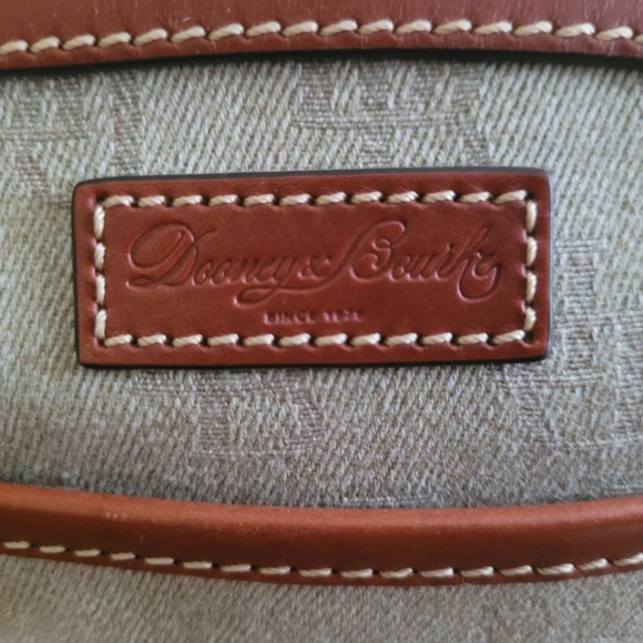 Dooney & BOURKE Elegant Tan and Brown Women's Bag - Picture 10 of 10